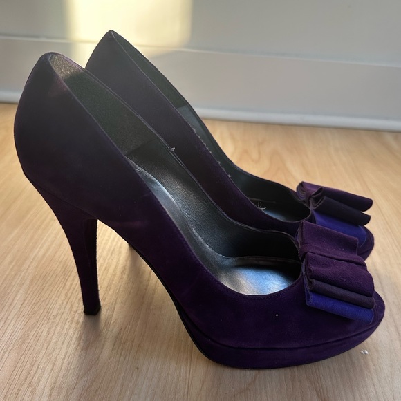Stuart Weitzman Royal Purple Suede Pumps
Platform Stiletto Heel Leather Sole - Picture 7 of 7